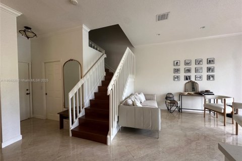 Townhouse in Miramar, Florida 3 bedrooms, 185.99 sq.m. № 1755935 - photo 9