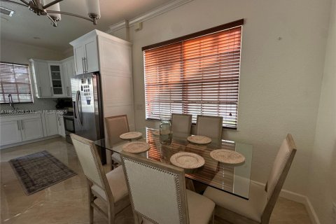Townhouse in Miramar, Florida 3 bedrooms, 185.99 sq.m. № 1755935 - photo 19