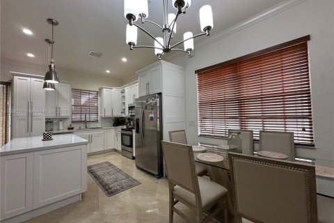 Townhouse in Miramar, Florida 3 bedrooms, 185.99 sq.m. № 1755935 - photo 18