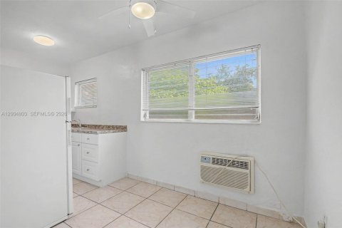 Apartment in Coral Gables, Florida 1 bedroom № 2068208 - photo 3