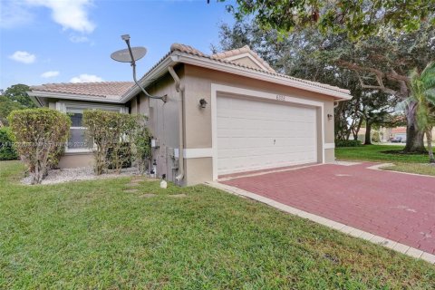 House in Lake Worth, Florida 3 bedrooms, 127.37 sq.m. № 1976125