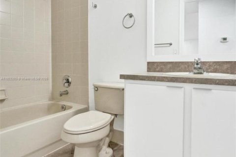 House in Lake Worth, Florida 3 bedrooms, 127.37 sq.m. № 1976125 - photo 19