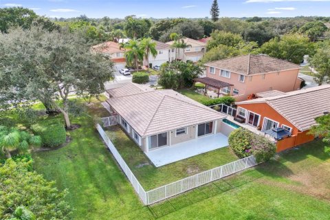 House in Lake Worth, Florida 3 bedrooms, 127.37 sq.m. № 1976125 - photo 2