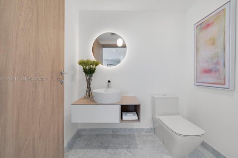 Condominio en venta en Bay Harbor Islands, Florida, 3 dormitorios, 294.87 m2 № 2007679 - foto 22