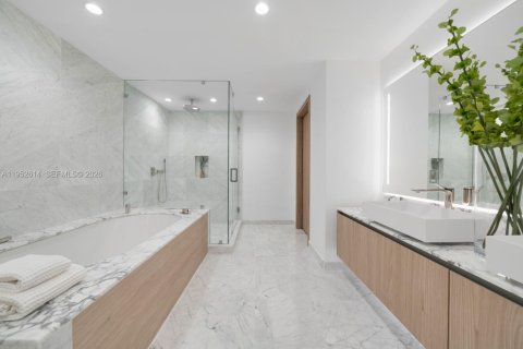 Condominio en venta en Bay Harbor Islands, Florida, 3 dormitorios, 294.87 m2 № 2007679 - foto 13