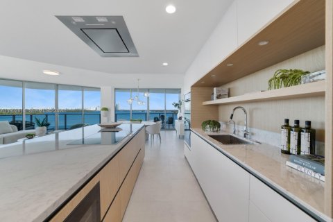 Condominio en venta en Bay Harbor Islands, Florida, 3 dormitorios, 294.87 m2 № 2007679 - foto 8