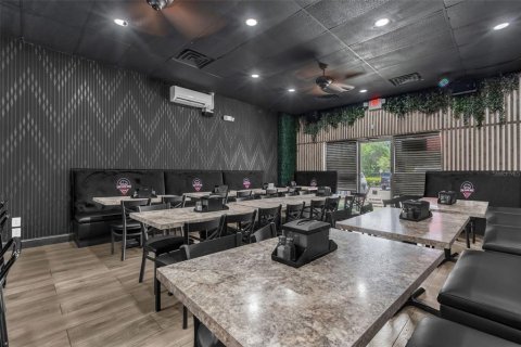 Propiedad comercial en venta en Orlando, Florida № 2198001 - foto 11