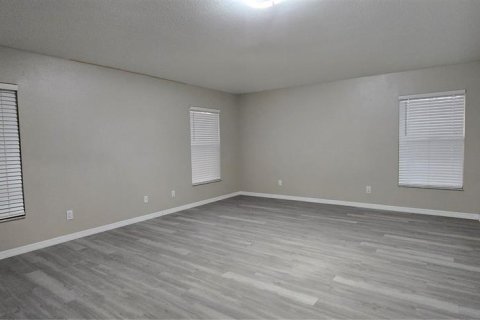 House in Valrico, Florida 3 bedrooms, 224.82 sq.m. № 2102216 - photo 8