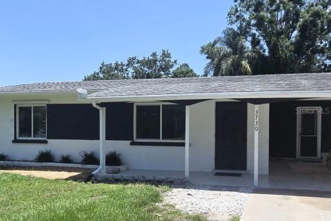 House in Sarasota, Florida 2 bedrooms, 115.01 sq.m. № 1759406 - photo 1