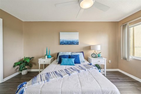 Condo in Seminole, Florida, 2 bedrooms  № 1836983 - photo 30