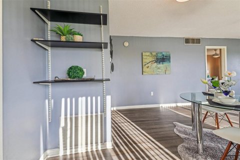 Condo in Seminole, Florida, 2 bedrooms  № 1836983 - photo 14