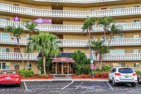 Condo in Seminole, Florida, 2 bedrooms  № 1836983 - photo 2