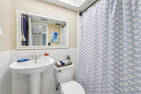 Condo in Seminole, Florida, 2 bedrooms  № 1836983 - photo 27