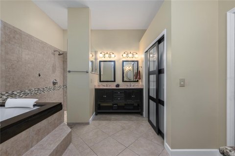 House in Oviedo, Florida 4 bedrooms, 201.04 sq.m. № 1810645 - photo 21