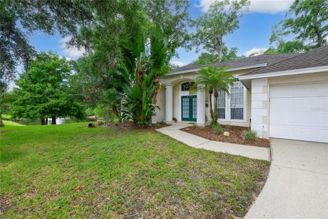 House in Oviedo, Florida 4 bedrooms, 201.04 sq.m. № 1810645 - photo 3