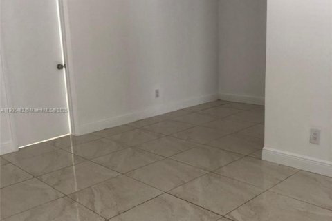 Immobilier commercial à vendre à Miami Beach, Floride № 1963560 - photo 19