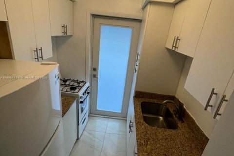 Immobilier commercial à vendre à Miami Beach, Floride № 1963560 - photo 30