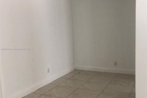 Immobilier commercial à vendre à Miami Beach, Floride № 1963560 - photo 21