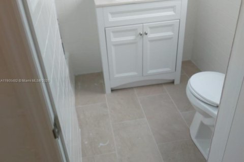 Immobilier commercial à vendre à Miami Beach, Floride № 1963560 - photo 14