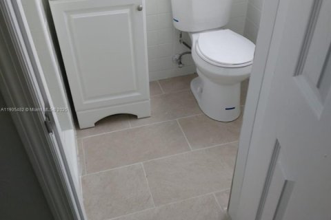 Immobilier commercial à vendre à Miami Beach, Floride № 1963560 - photo 17