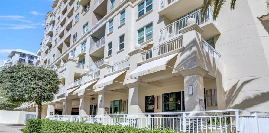 Кондоминиум с 1 спальней в Бока-Ратон, Флорида № 1932044