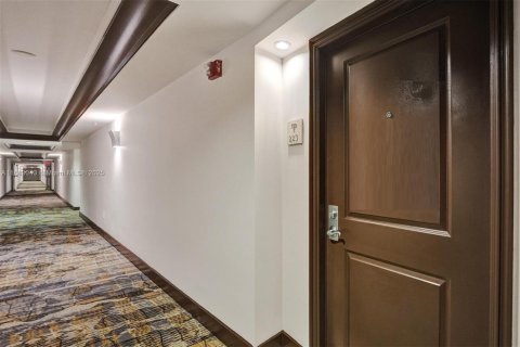 Купить кондоминиум в Бока-Ратон, Флорида 1 спальня, 82.68м2, № 1932044 - фото 4