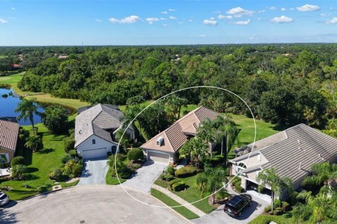Villa ou maison à vendre à Lakewood Ranch, Floride: 3 chambres, 207.82 m2 № 2426982 - photo 2