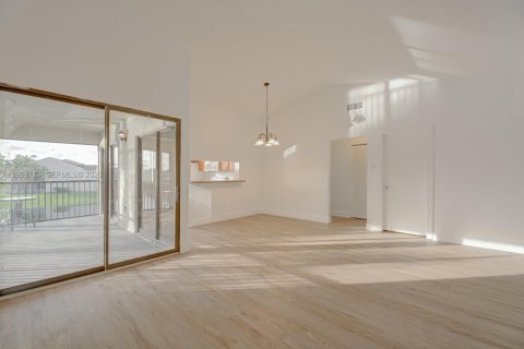 Condominio en alquiler en Homestead, Florida, 3 dormitorios, 111.02 m2 № 2030560 - foto 2