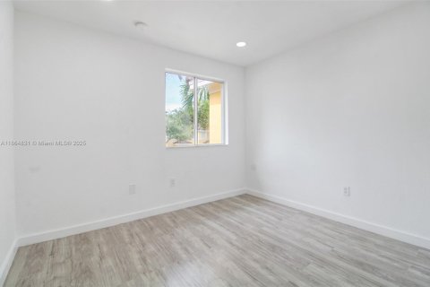 Townhouse in Homestead, Florida 3 bedrooms, 120.96 sq.m. № 1927944 - photo 13