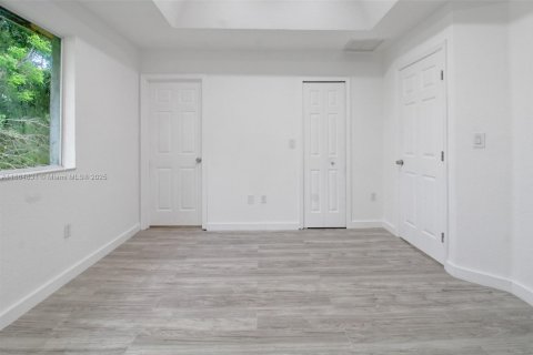 Townhouse in Homestead, Florida 3 bedrooms, 120.96 sq.m. № 1927944 - photo 8