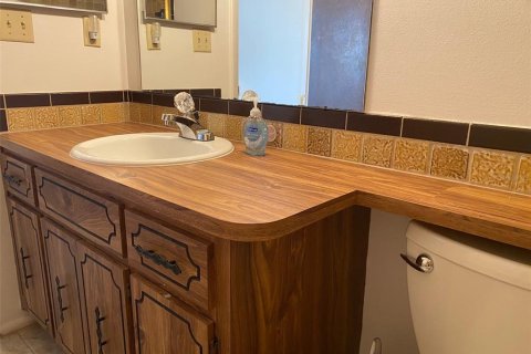 Condominio en alquiler en Port Richey, Florida, 2 dormitorios, 122.63 m2 № 1886948 - foto 23
