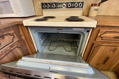Condominio en alquiler en Port Richey, Florida, 2 dormitorios, 122.63 m2 № 1886948 - foto 10