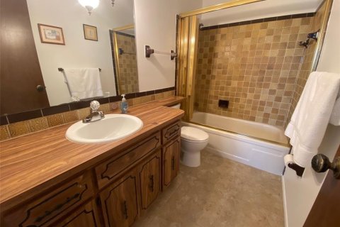 Condominio en alquiler en Port Richey, Florida, 2 dormitorios, 122.63 m2 № 1886948 - foto 21