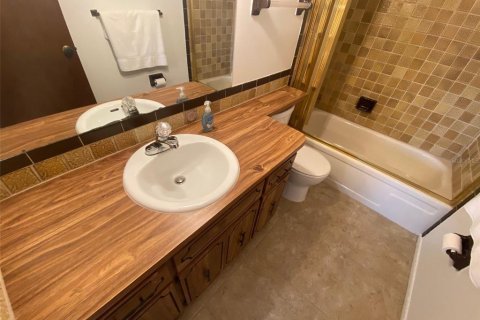 Condominio en alquiler en Port Richey, Florida, 2 dormitorios, 122.63 m2 № 1886948 - foto 30