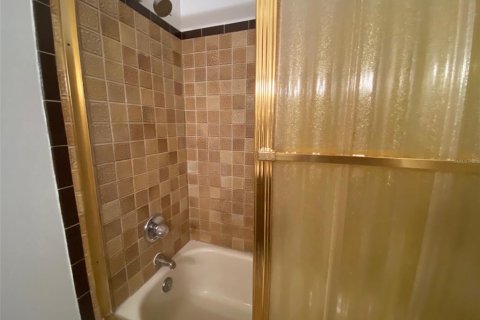 Condominio en alquiler en Port Richey, Florida, 2 dormitorios, 122.63 m2 № 1886948 - foto 29