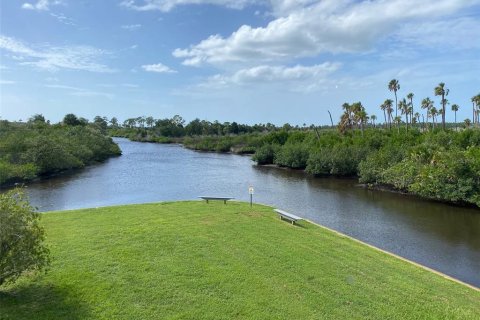 Condominio en alquiler en Port Richey, Florida, 2 dormitorios, 122.63 m2 № 1886948 - foto 19