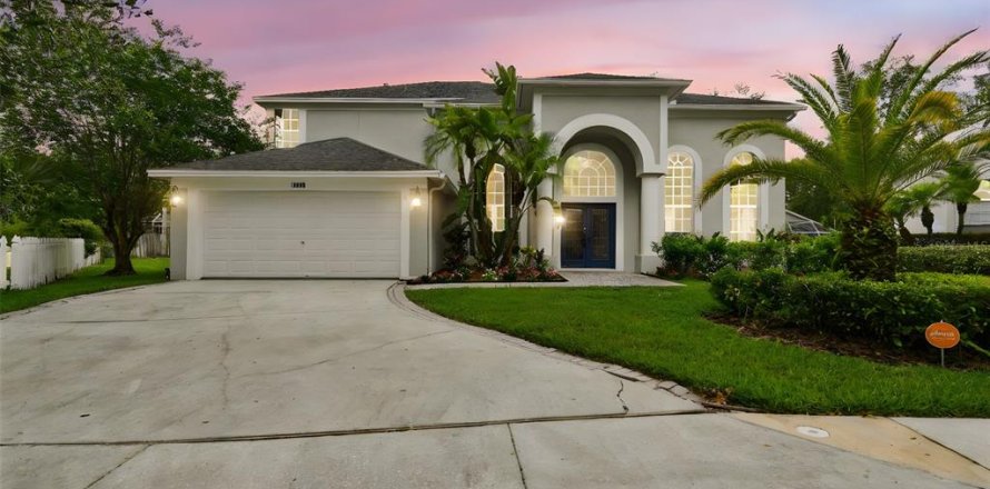 House in Tampa, Florida 4 bedrooms, 239.41 sq.m. № 1770138