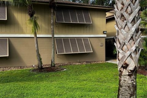 Condominio en venta en Deltona, Florida, 2 dormitorios, 83.33 m2 № 1797424 - foto 1