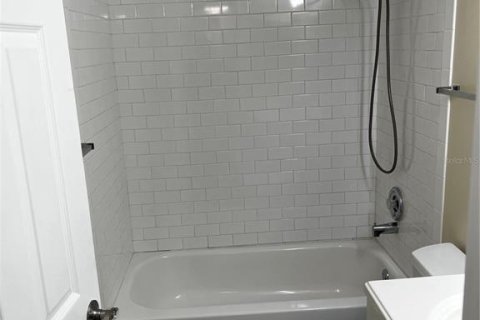 Condominio en venta en Deltona, Florida, 2 dormitorios, 83.33 m2 № 1797424 - foto 7