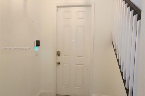 Casa en alquiler en Homestead, Florida, 3 dormitorios, 217.95 m2 № 2059269 - foto 4