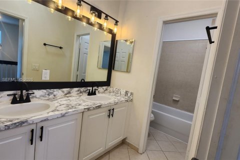 Casa en alquiler en Homestead, Florida, 3 dormitorios, 217.95 m2 № 2059269 - foto 10