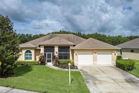House in Palmetto, Florida 3 bedrooms, 189.15 sq.m. № 1919110 - photo 1