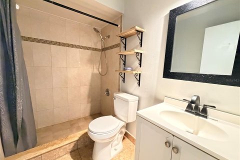 Casa en venta en Kissimmee, Florida, 2 dormitorios, 69.68 m2 № 2097716 - foto 6