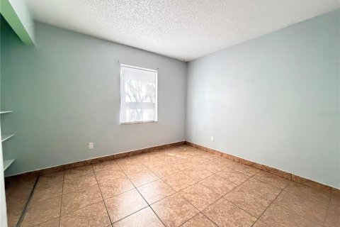 Casa en venta en Kissimmee, Florida, 2 dormitorios, 69.68 m2 № 2097716 - foto 4