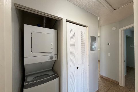 Casa en venta en Kissimmee, Florida, 2 dormitorios, 69.68 m2 № 2097716 - foto 7