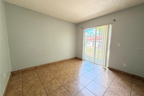 Casa en venta en Kissimmee, Florida, 2 dormitorios, 69.68 m2 № 2097716 - foto 5