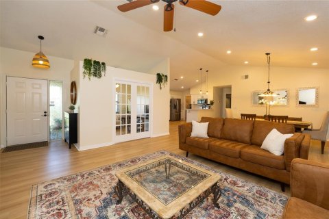 House in Windermere, Florida 3 bedrooms, 168.99 sq.m. № 1902365 - photo 4