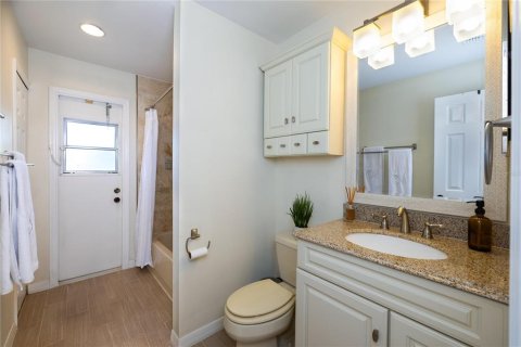 House in Windermere, Florida 3 bedrooms, 168.99 sq.m. № 1902365 - photo 23