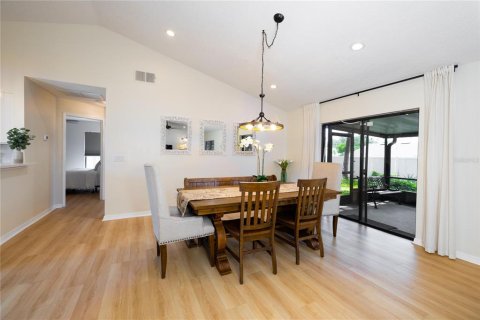 House in Windermere, Florida 3 bedrooms, 168.99 sq.m. № 1902365 - photo 10