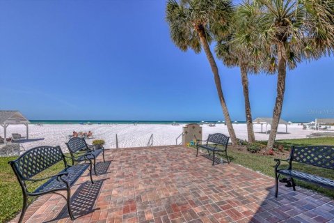 Villa ou maison à louer à Sarasota, Floride: 2 chambres, 77.67 m2 № 2125748 - photo 3
